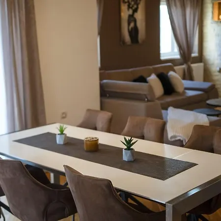 Whitestone - Three Bedroom With Swimming Pool Sibenik