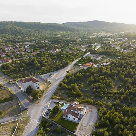 Whitestone - Three Bedroom With Swimming Pool Villa Sibenik