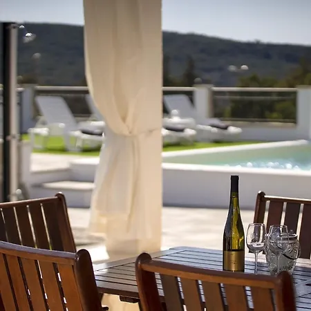 Whitestone - Three Bedroom With Swimming Pool Villa Sibenik