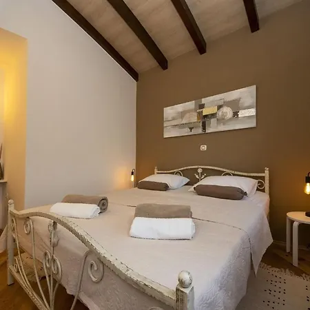 Villa Whitestone - Three Bedroom With Swimming Pool Sibenik