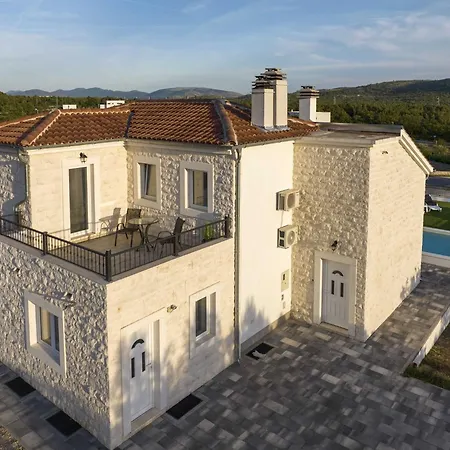 Whitestone - Three Bedroom With Swimming Pool Sibenik
