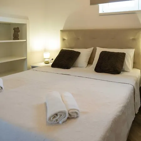 Whitestone - Three Bedroom With Swimming Pool Sibenik