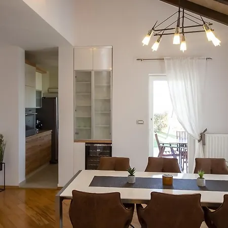 Villa Whitestone - Three Bedroom With Swimming Pool Sibenik
