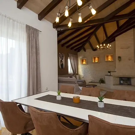 Villa Whitestone - Three Bedroom With Swimming Pool Sibenik