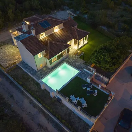 Whitestone - Three Bedroom With Swimming Pool Sibenik