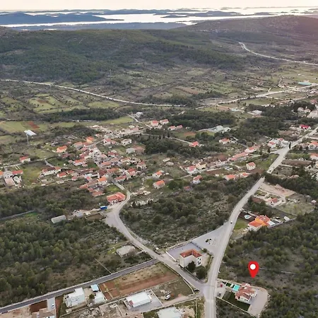 Whitestone - Three Bedroom With Swimming Pool Sibenik